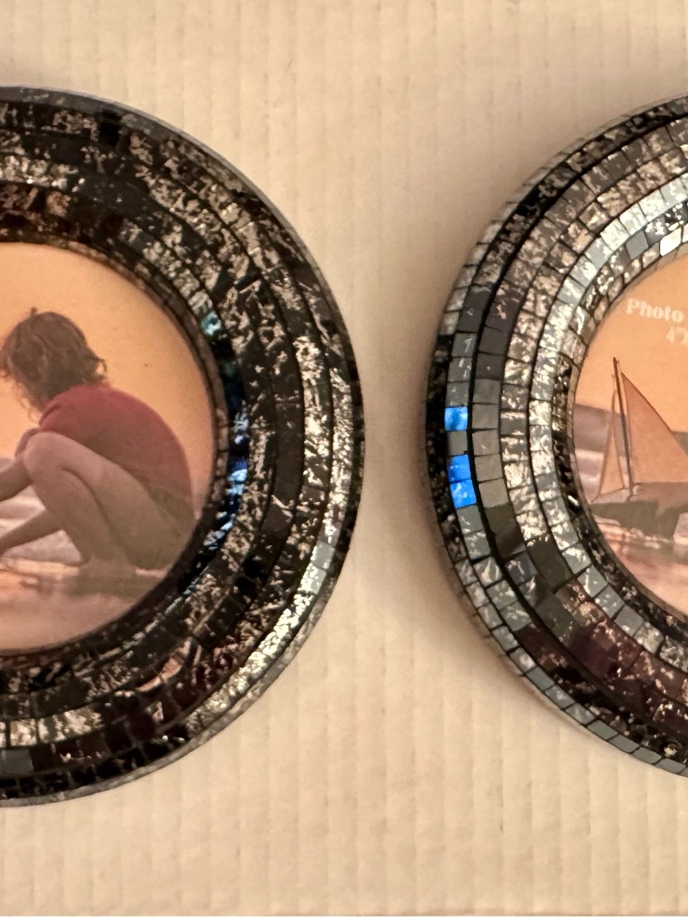 Round Black Mosaic Picture Frame - Decorative Accent